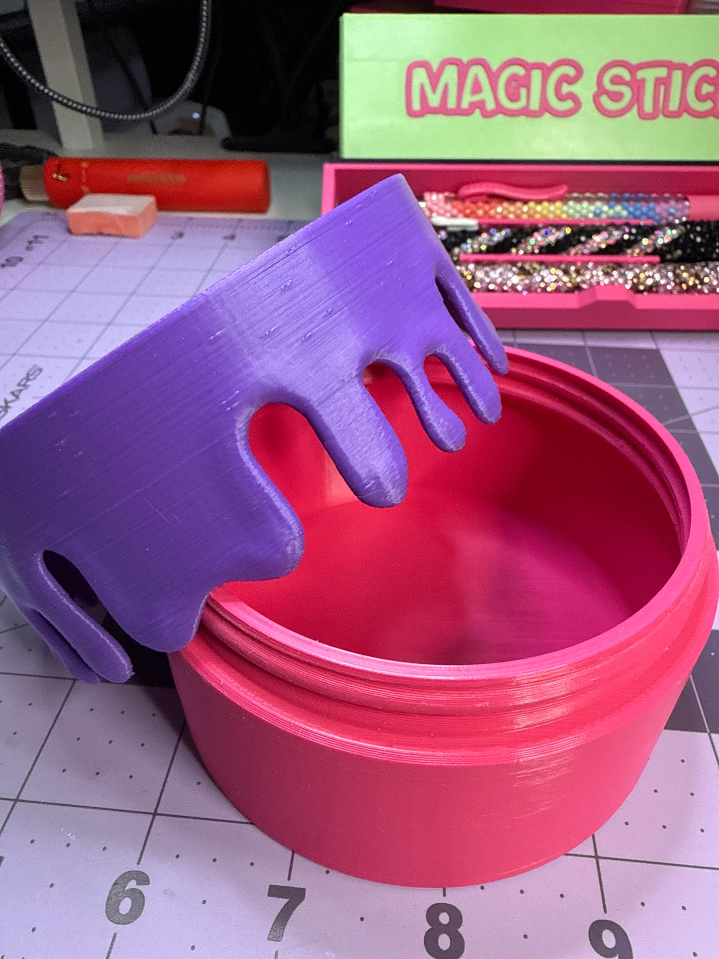 3D Printed - Drippy Container